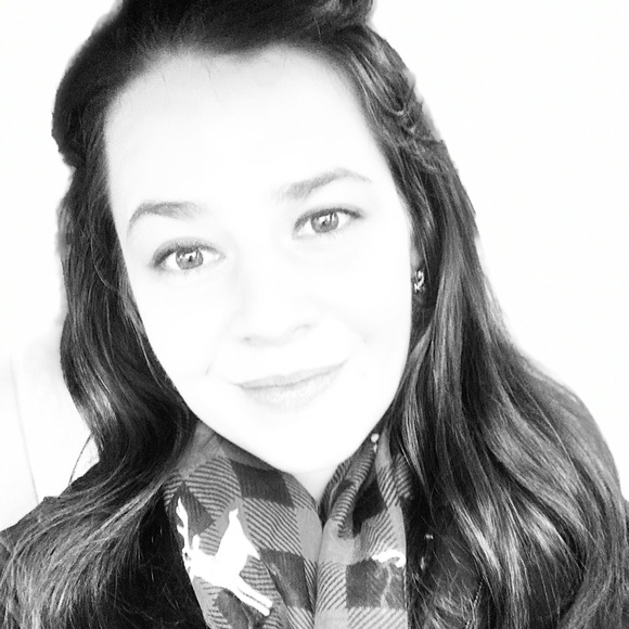 Meet your Posher, Julianne - Picture 1 of 1